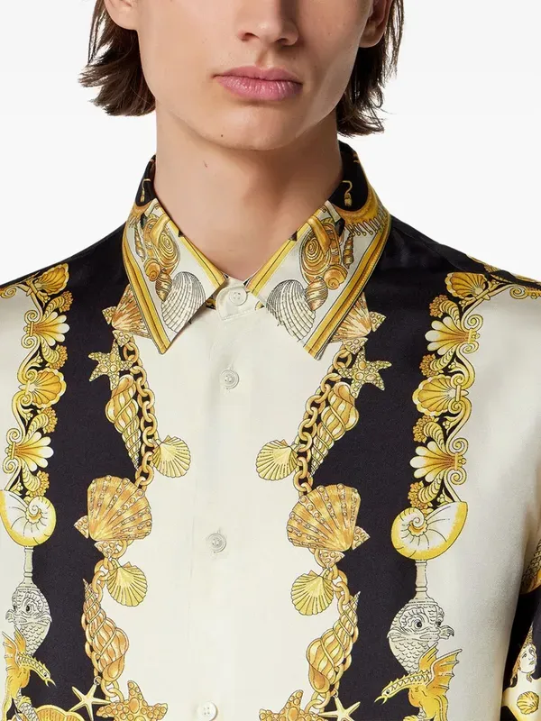 Capi di seta Versace.webp
